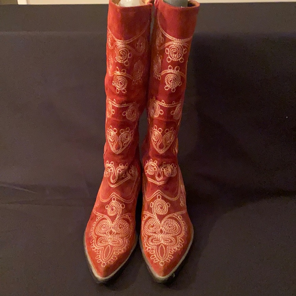 Vintage red suede embroidered western boot